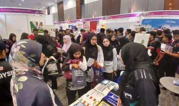 FTKEE UMPSA Santuni Bakal Mahasiswa di Karnival Jom Masuk Universiti 2026 Zon Timur